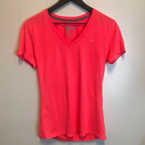 NWOT Nike Top - Picture 1 of 6